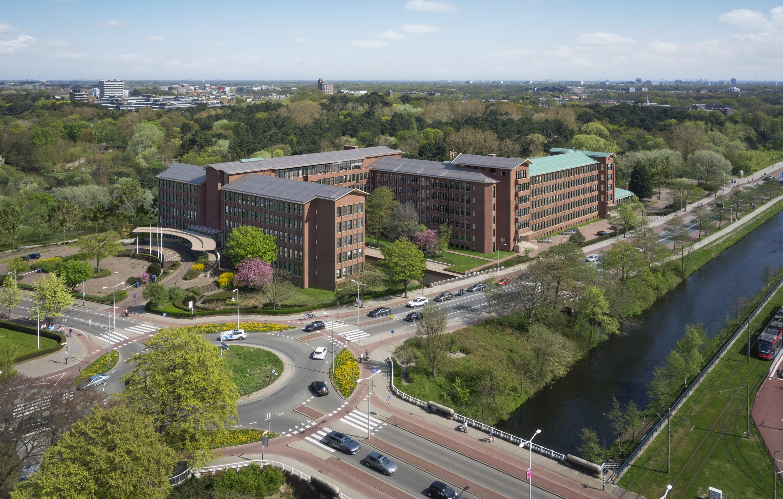 Plesmanduin_Plesmanweg_Den_Haag_1